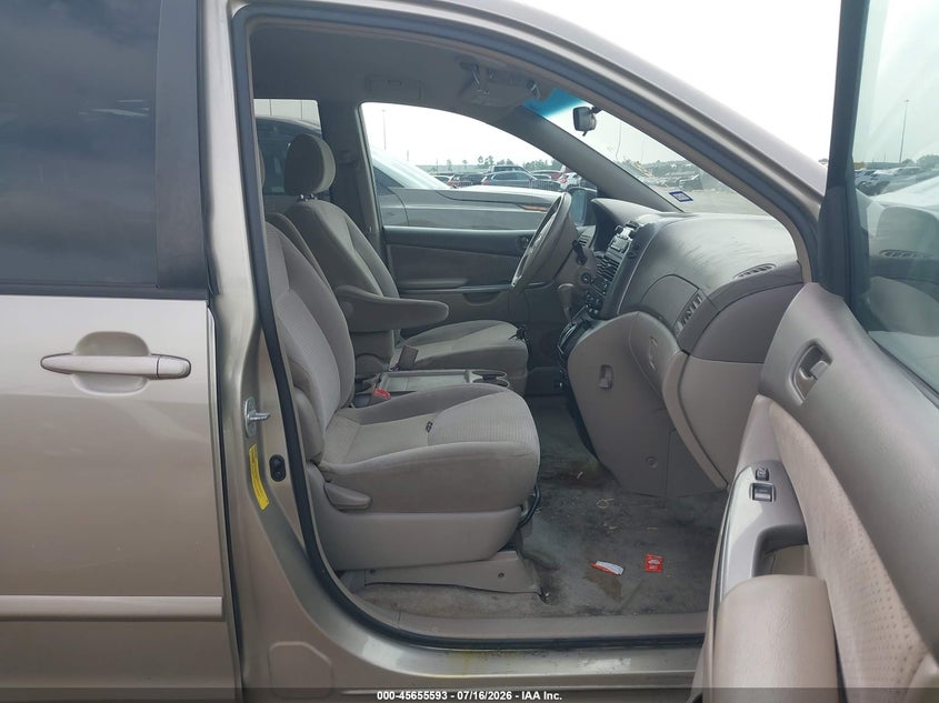AtlanticExpress - Toyota Sienna