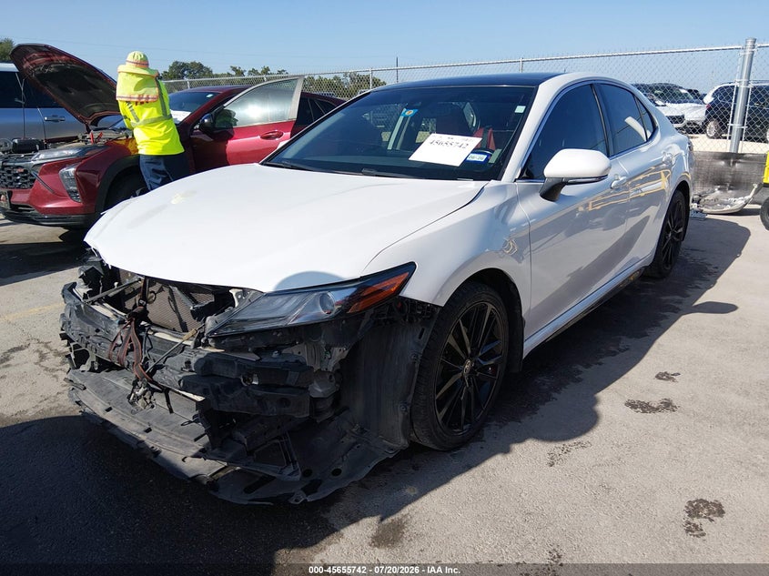 2021 TOYOTA CAMRY auction photo 2
