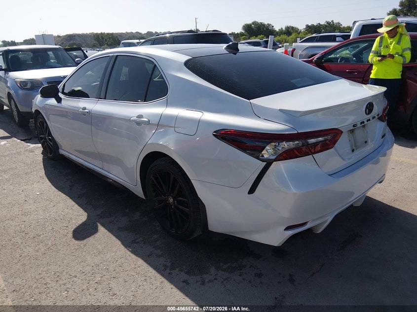 2021 TOYOTA CAMRY auction photo 3