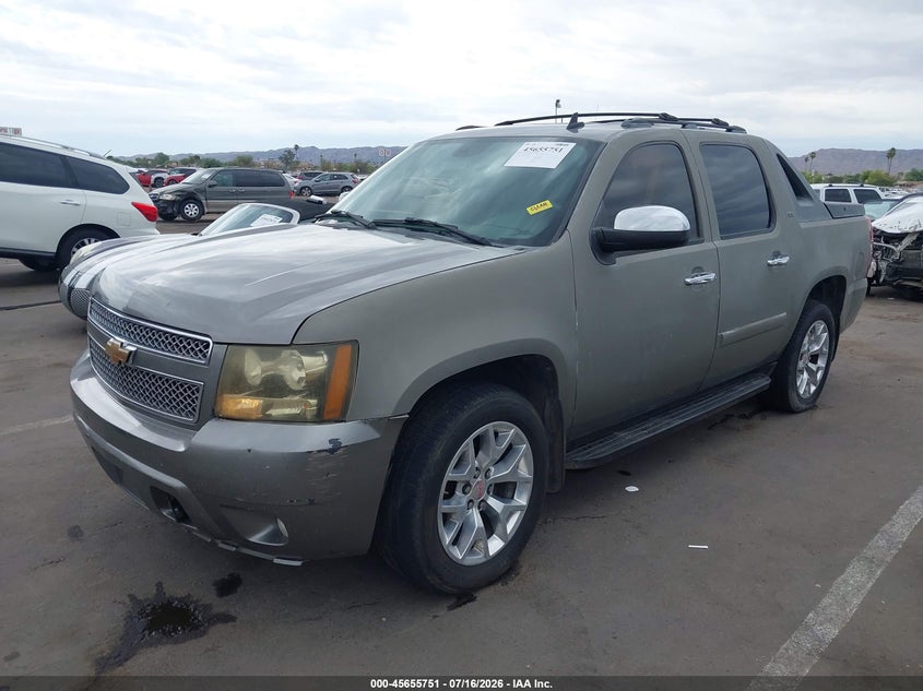 2007 Chevrolet Avalanche, Right Side, IAAI, VIN 3GNFK12337G271522 — photo 2