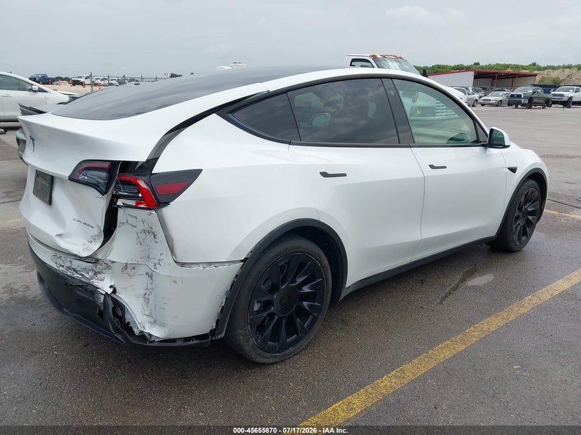 2021 Tesla Model Y Long Range Dual Motor All-Wheel Drive VIN: 5YJYGAEE2MF137666 Lot: 45655870