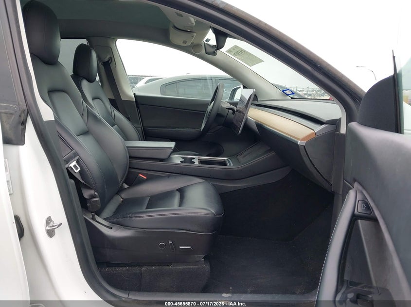 2021 Tesla Model Y Long Range Dual Motor All-Wheel Drive VIN: 5YJYGAEE2MF137666 Lot: 45655870
