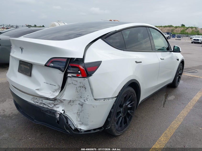 2021 Tesla Model Y Long Range Dual Motor All-Wheel Drive VIN: 5YJYGAEE2MF137666 Lot: 45655870