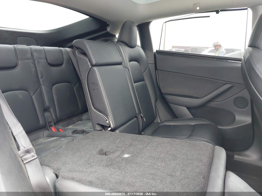2021 Tesla Model Y Long Range Dual Motor All-Wheel Drive VIN: 5YJYGAEE2MF137666 Lot: 45655870