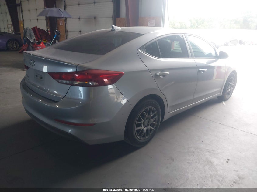 2017 HYUNDAI ELANTRA auction photo 4