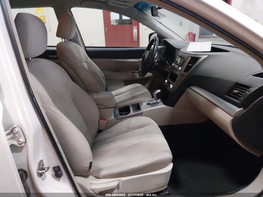2014 SUBARU OUTBACK auction photo 5