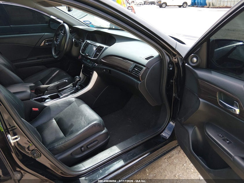 2017 HONDA ACCORD auction photo 5