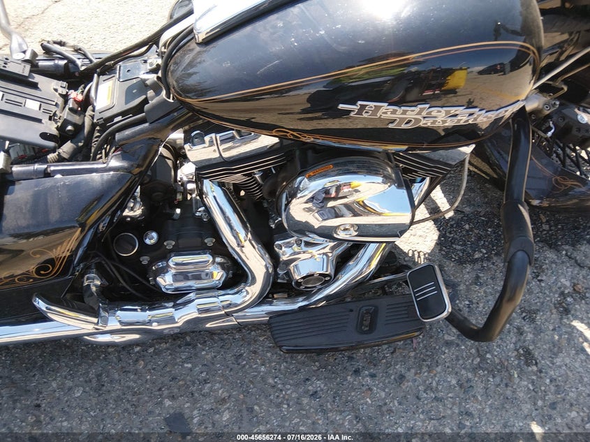 2014 HARLEY-DAVIDSON FLHX auction photo 8