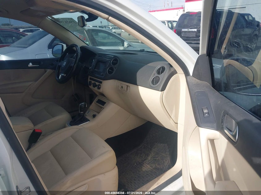 2016 VOLKSWAGEN TIGUAN auction photo 5
