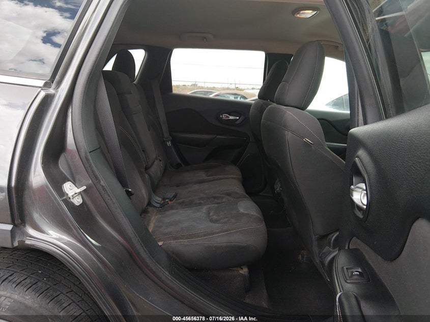 2016 JEEP CHEROKEE auction photo 8