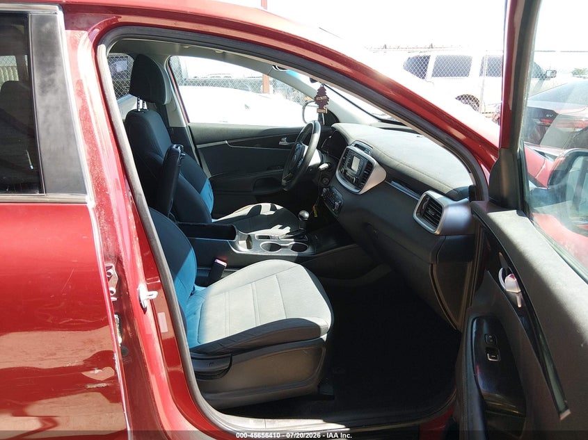 2017 KIA SORENTO auction photo 5