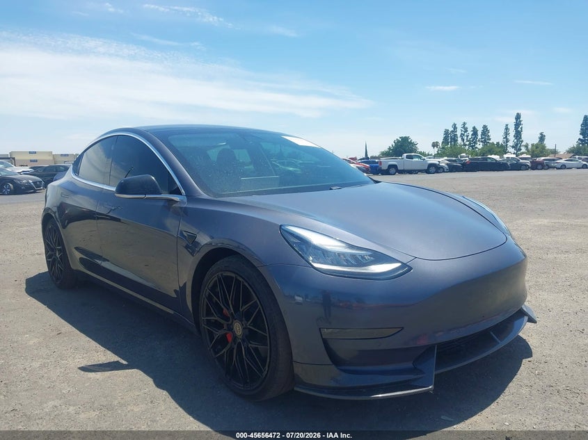 TESLA MODEL 3 - zdjęcie 1