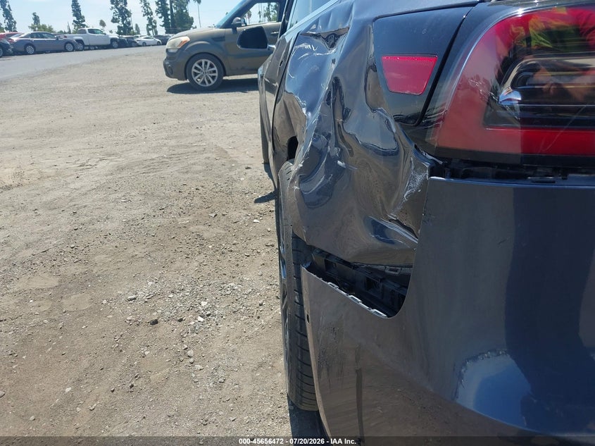 TESLA MODEL 3 - zdjęcie 20