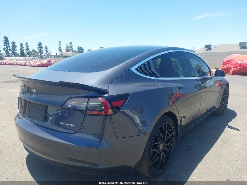 TESLA MODEL 3 - zdjęcie 4