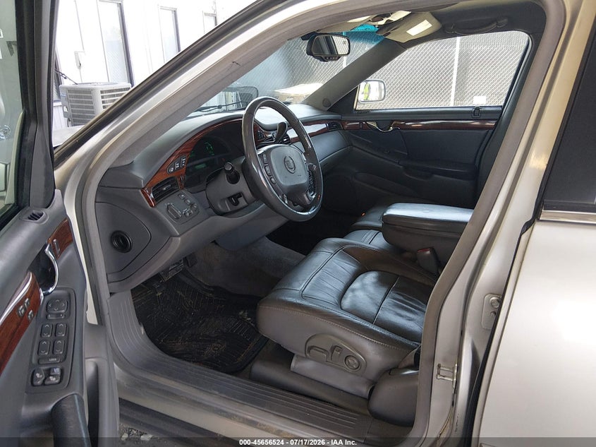 2004 CADILLAC DEVILLE auction photo 5