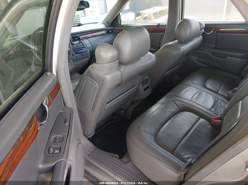 2004 CADILLAC DEVILLE auction photo 8