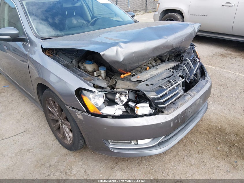 2013 Volkswagen Passat 2.5L Sel Premium VIN: 1VWCP7A34DC053649 Lot: 45656701