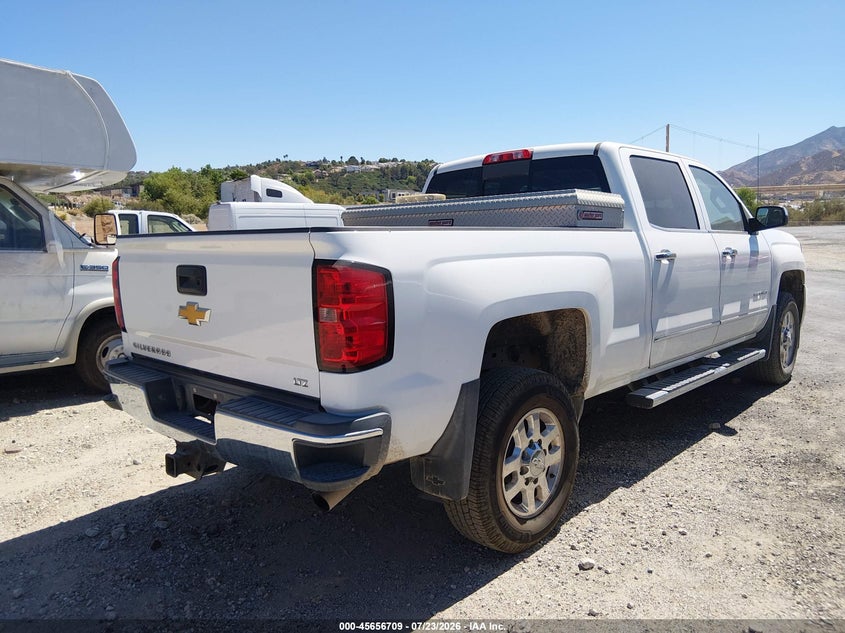 2015 CHEVROLET SILVERADO 2500HD BUILT AFTER AUG 14 auction photo 4