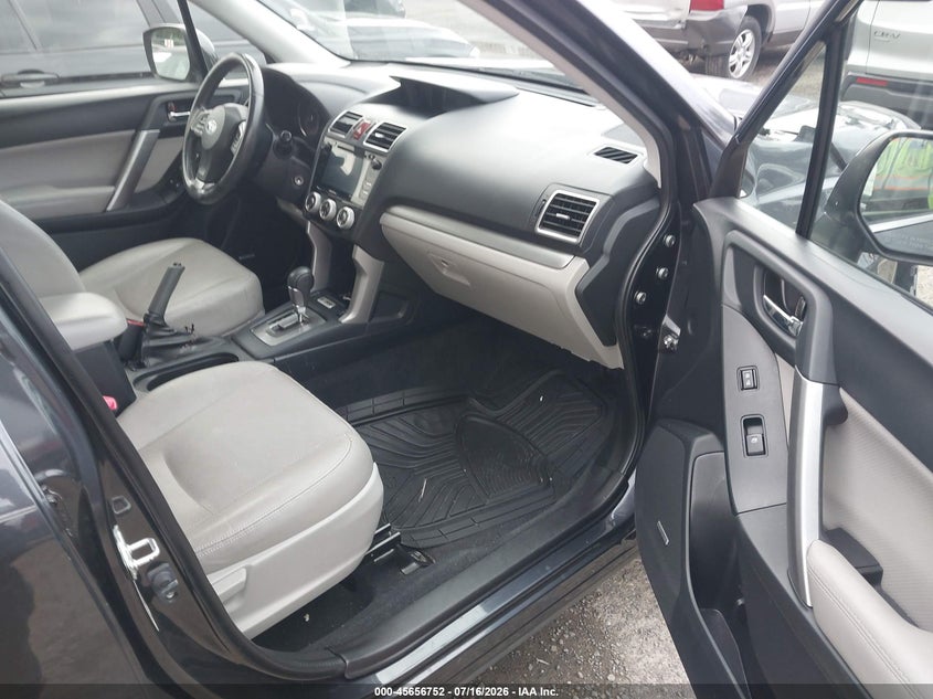 2016 SUBARU FORESTER auction photo 5
