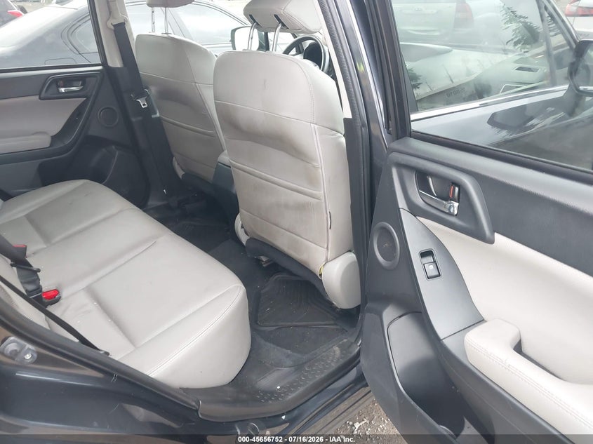 2016 SUBARU FORESTER auction photo 8