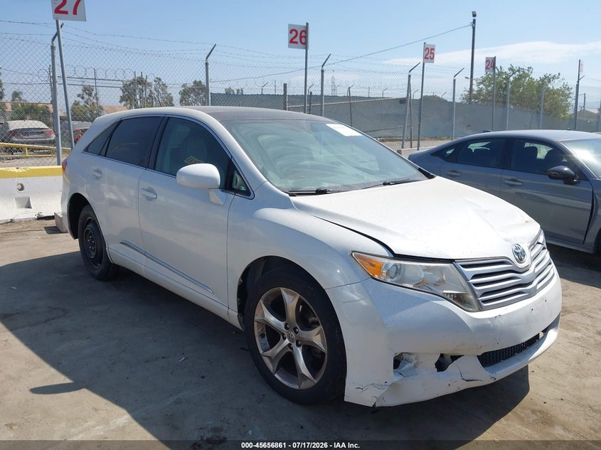 2010 TOYOTA VENZA auction photo 1