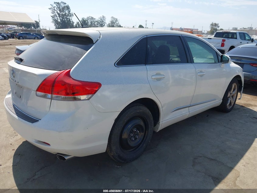 2010 TOYOTA VENZA auction photo 4