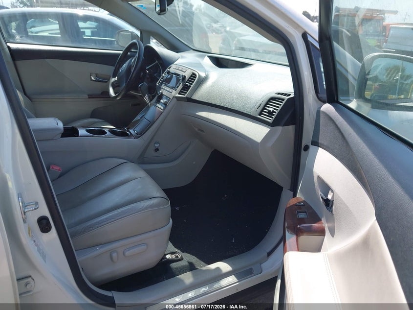 2010 TOYOTA VENZA auction photo 5