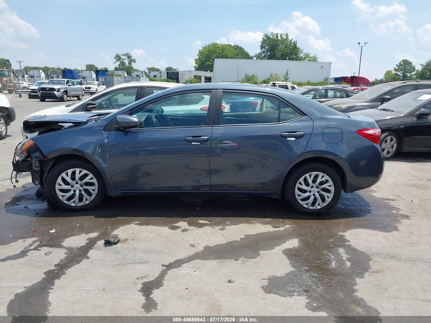 TOYOTA COROLLA - zdjęcie 14