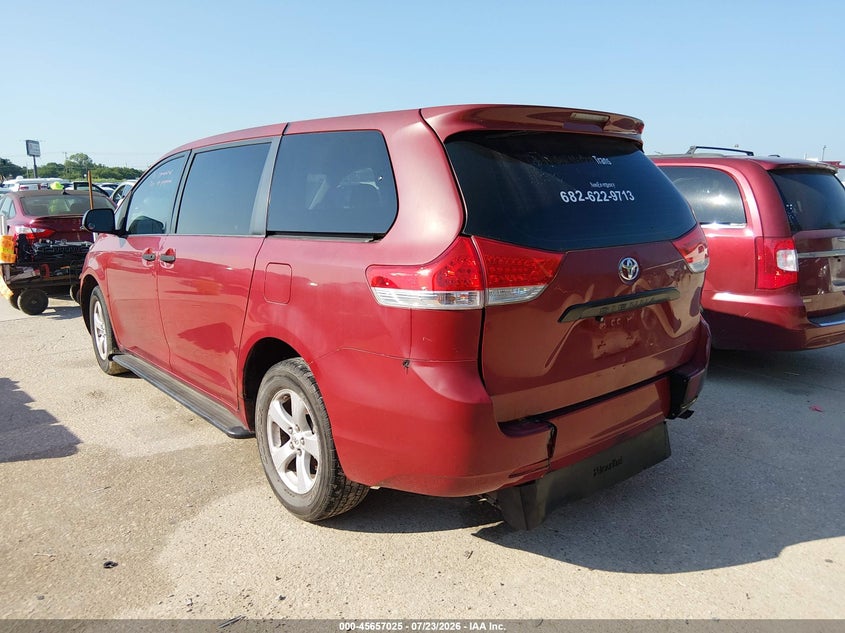 2012 TOYOTA SIENNA auction photo 3