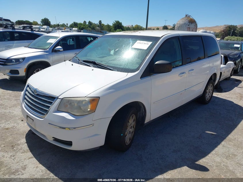 2009 CHRYSLER TOWN & COUNTRY auction photo 2