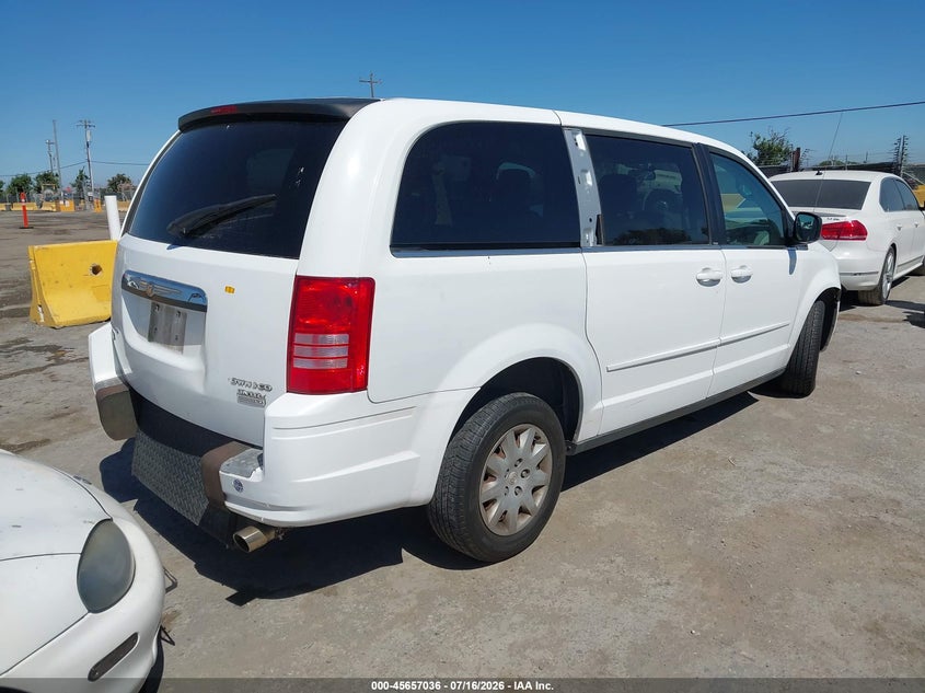 2009 CHRYSLER TOWN & COUNTRY auction photo 4