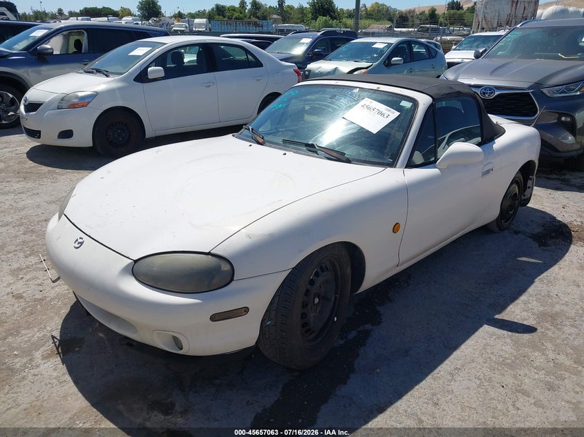 2000 Mazda Mx-5 Miata Ls/Special Edition VIN: JM1NB353XY0140377 Lot: 45657063