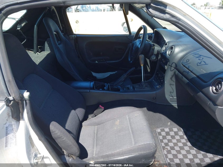 2000 Mazda Mx-5 Miata Ls/Special Edition VIN: JM1NB353XY0140377 Lot: 45657063