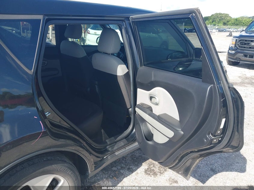 2016 Kia Soul VIN: KNDJN2A27G7384605 Lot: 45657196