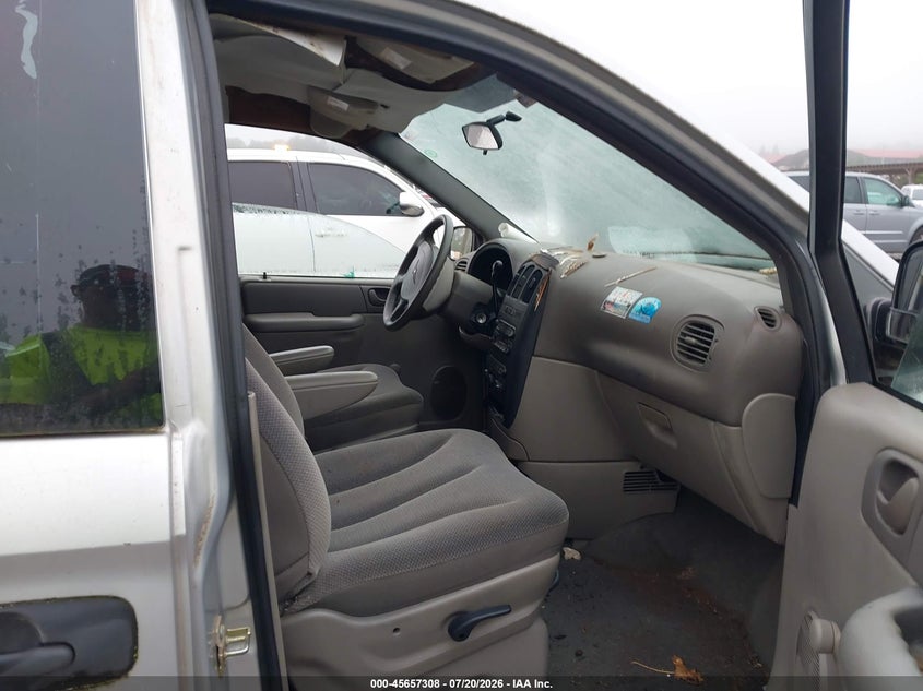 2002 CHRYSLER VOYAGER auction photo 5