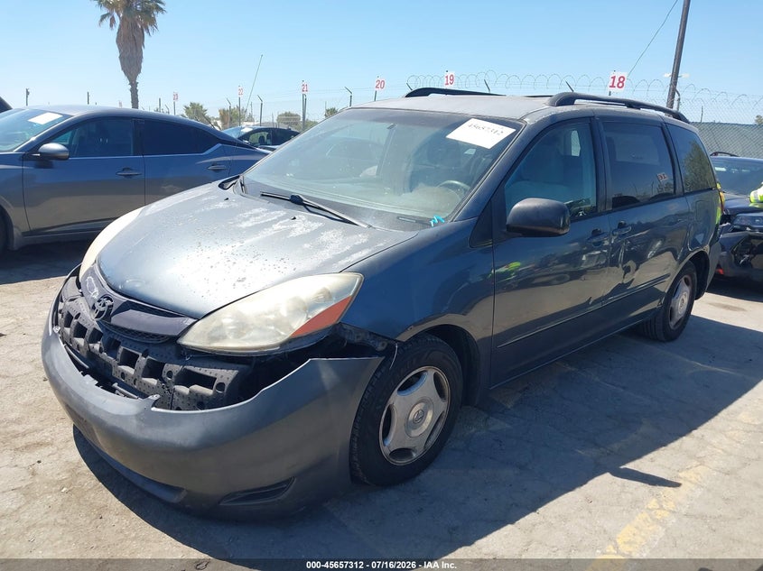 2009 Toyota Sienna Le, Rear, IAAI, VIN 5TDZK23C49S231058 — photo 2