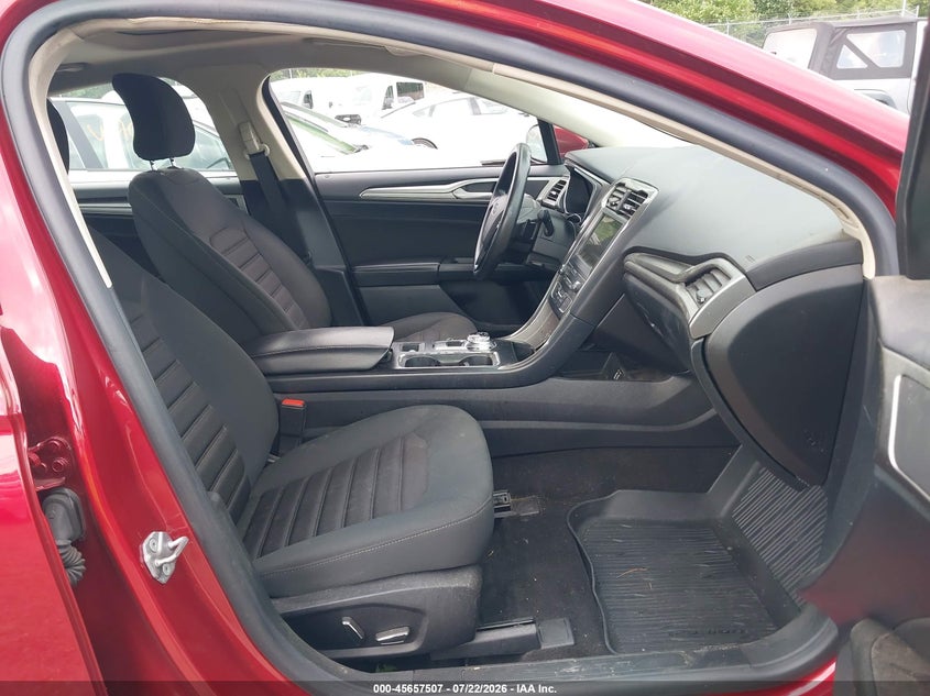 2019 FORD FUSION auction photo 5