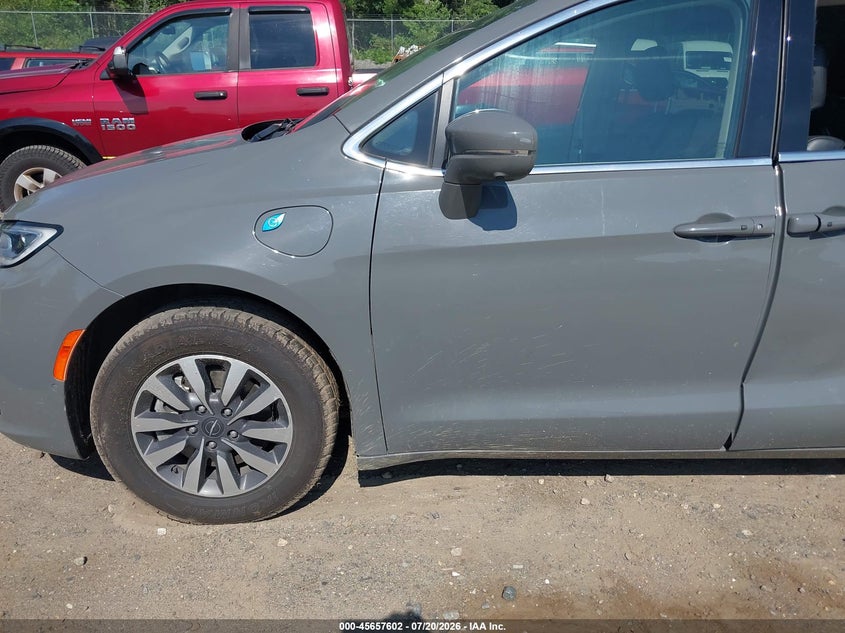 CHRYSLER PACIFICA HYBRID 2022 VIN 2C4RC1L70NR143735