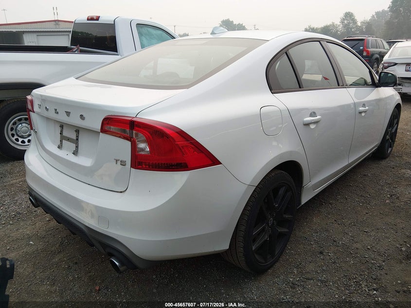 2017 VOLVO S60 auction photo 4