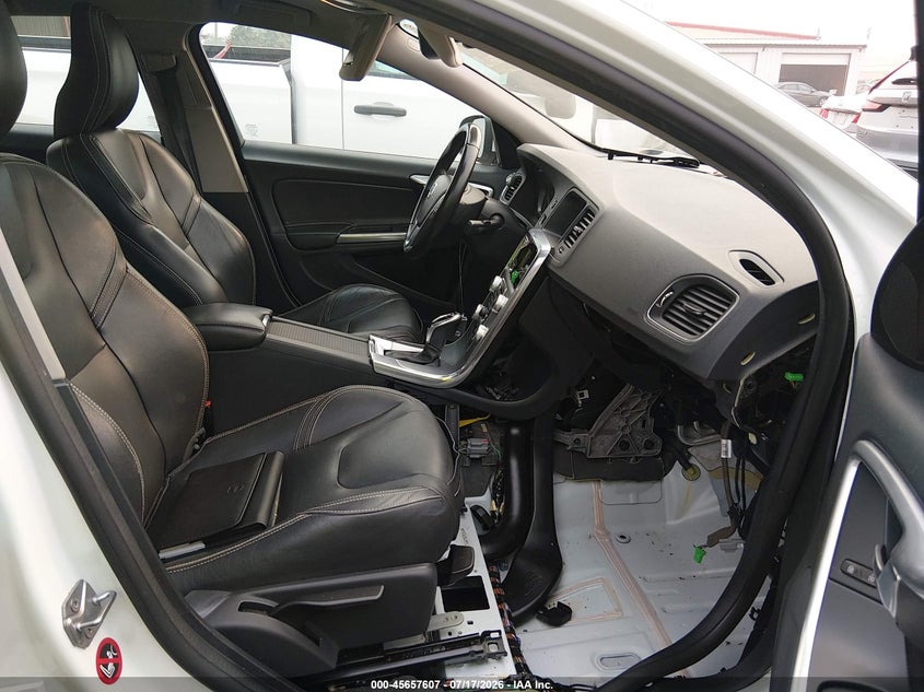 2017 VOLVO S60 auction photo 5