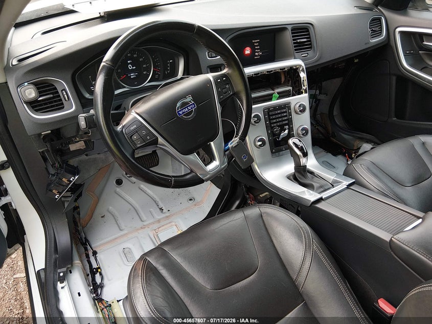 2017 VOLVO S60 auction photo 6