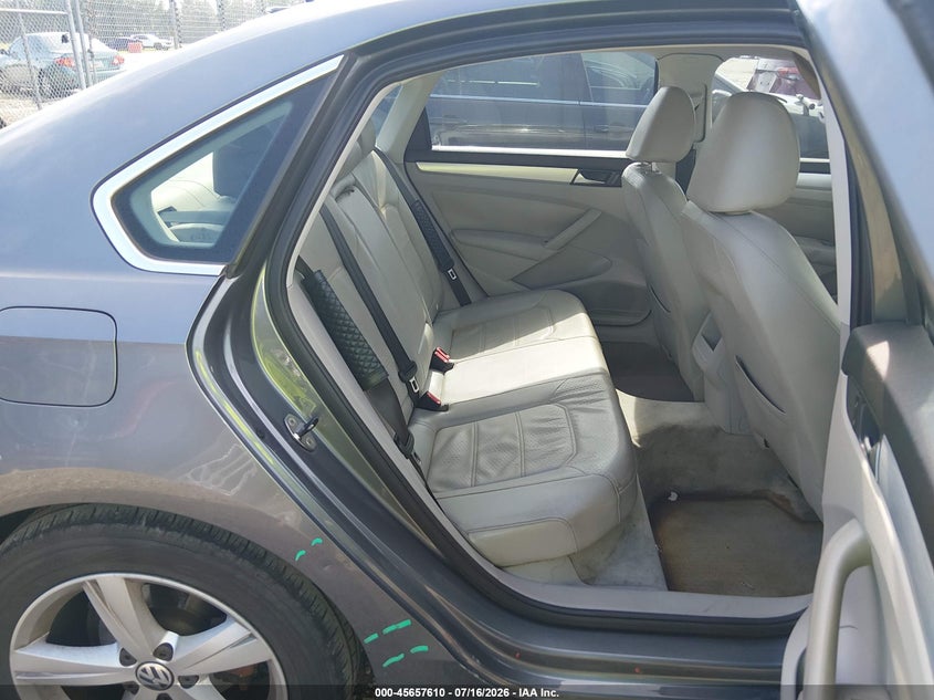 2012 Volkswagen Passat 2.5L Se VIN: 1VWBH7A39CC013638 Lot: 45657610