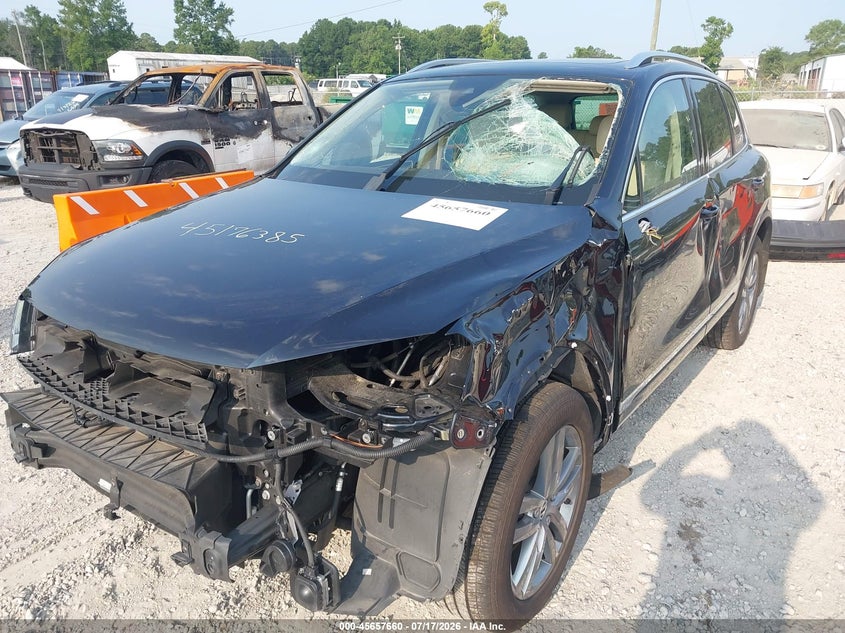 2016 Volkswagen Touareg Vr6 Lux VIN: WVGEF9BP9GD004985 Lot: 45657660
