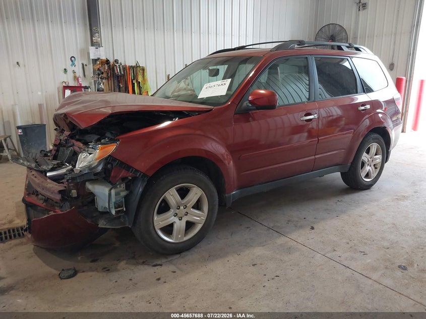 2010 Subaru Forester, Front End, IAAI, VIN JF2SH6CC2AH710015 — photo 2