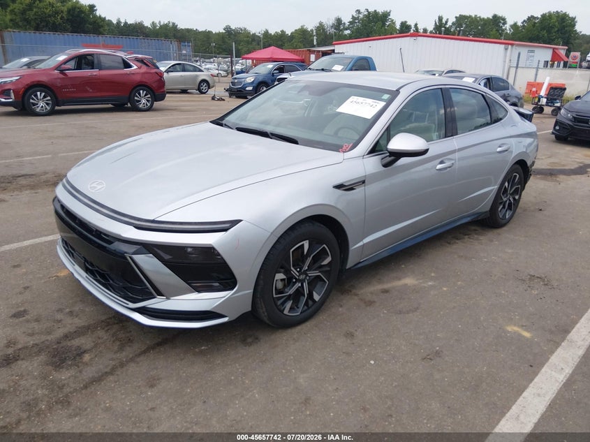 2024 HYUNDAI SONATA auction photo 2