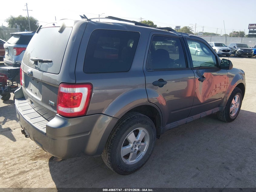 2010 FORD ESCAPE auction photo 4