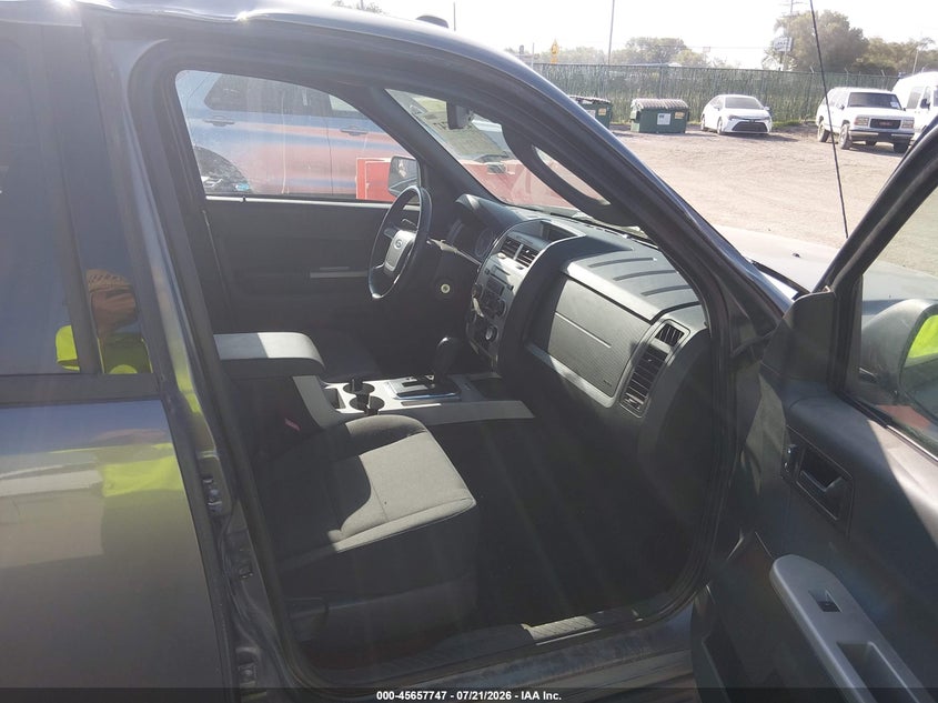 2010 FORD ESCAPE auction photo 5