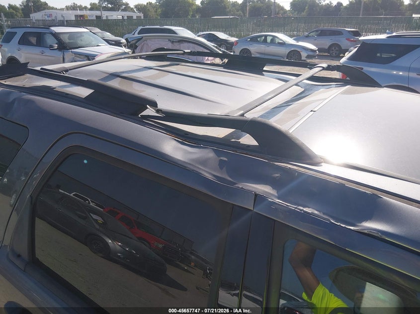 2010 FORD ESCAPE auction photo 6
