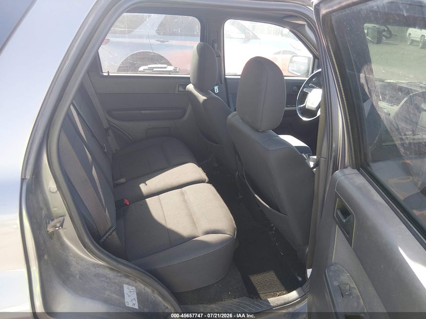 2010 FORD ESCAPE auction photo 8