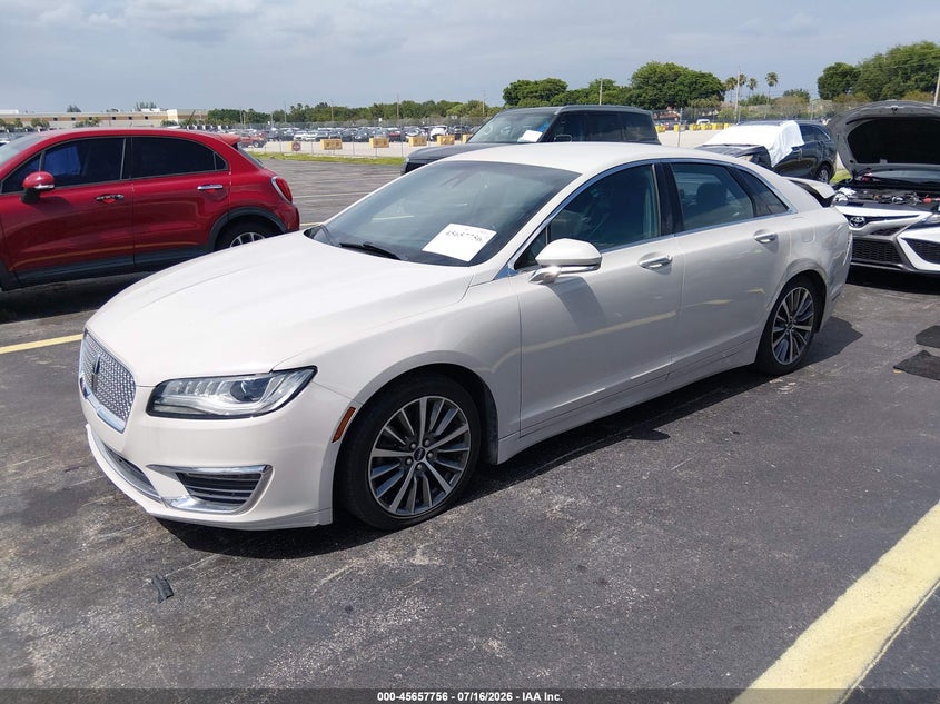 2019 LINCOLN MKZ HYBRID auction photo 2